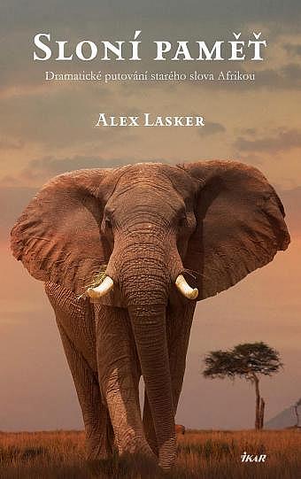 Dojemný příběh starého slona putujícího Afrikou
